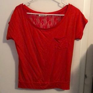 Garage pocket T-shirt with lace back